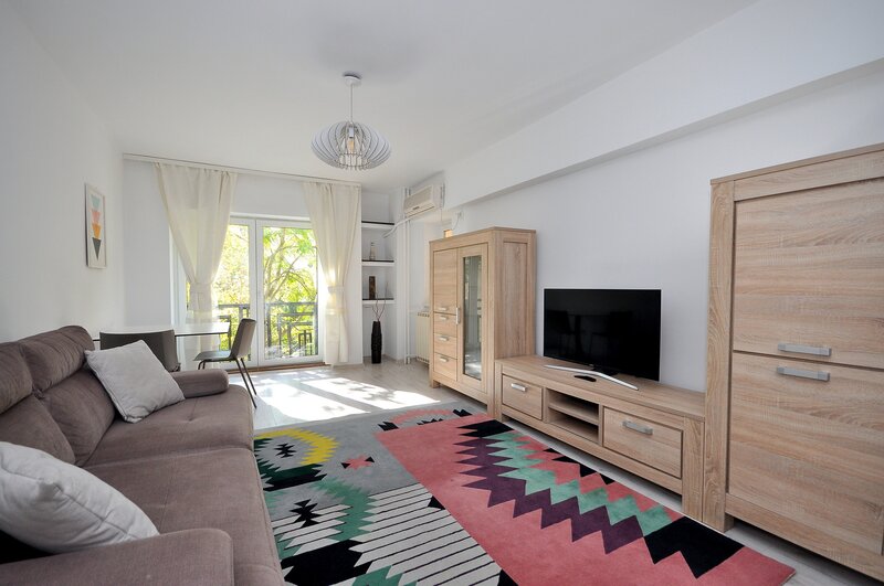 Unirii, Camera de Comert, pasaj Marasesti, inchiriere apartament 2 camere.