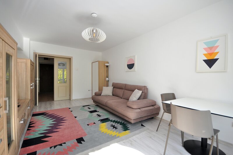 Unirii, Camera de Comert, pasaj Marasesti, inchiriere apartament 2 camere.