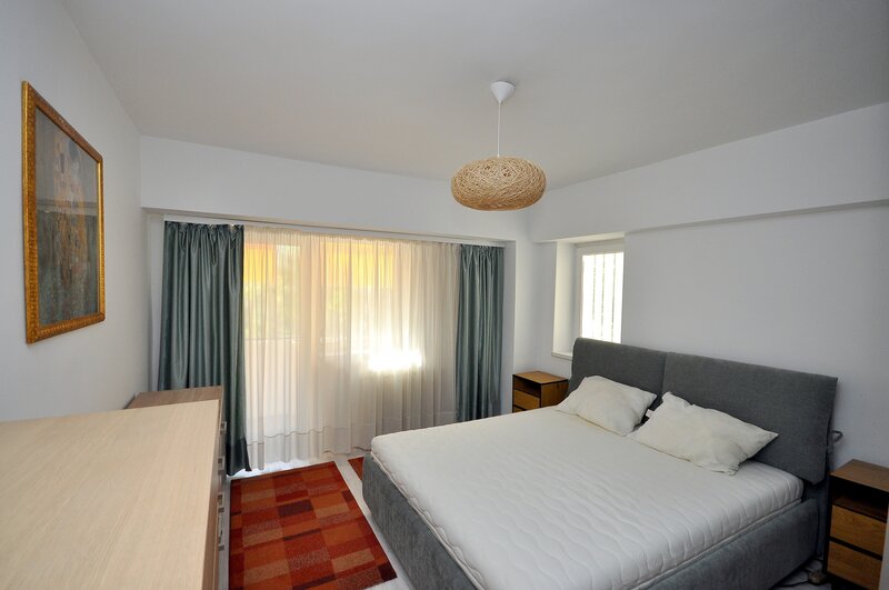 Unirii, Camera de Comert, pasaj Marasesti, inchiriere apartament 2 camere.