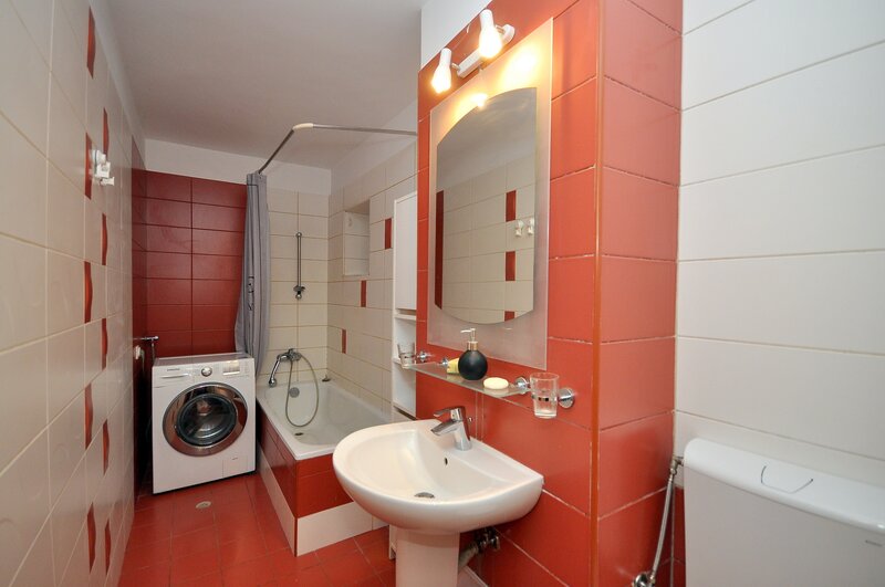 Unirii, Camera de Comert, pasaj Marasesti, inchiriere apartament 2 camere.