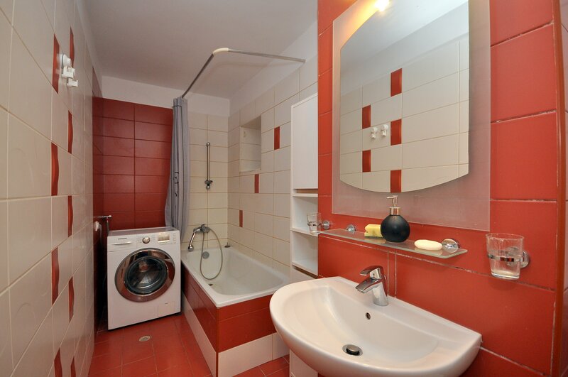 Unirii, Camera de Comert, pasaj Marasesti, inchiriere apartament 2 camere.